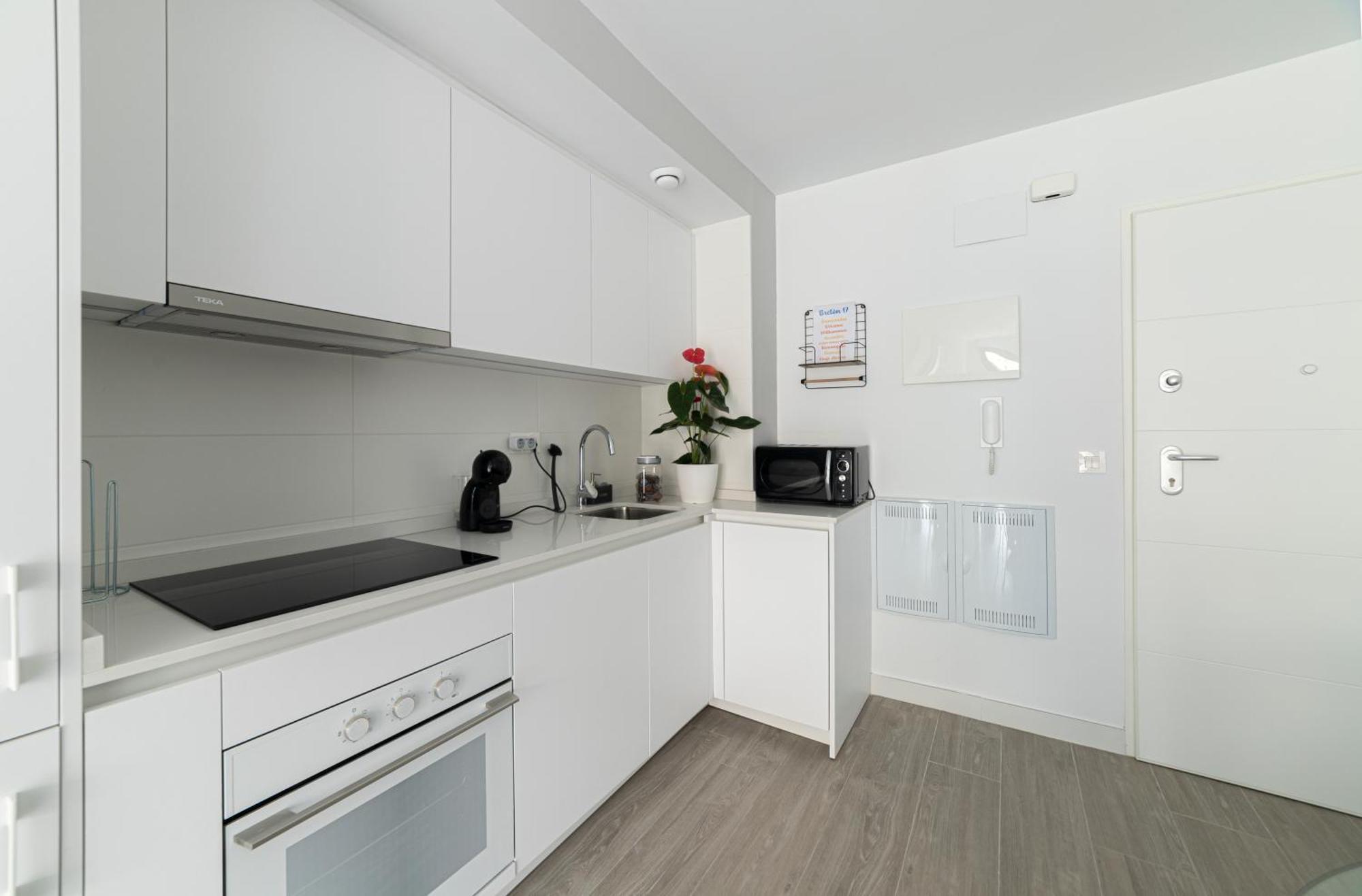 Breton 17 Apartment *